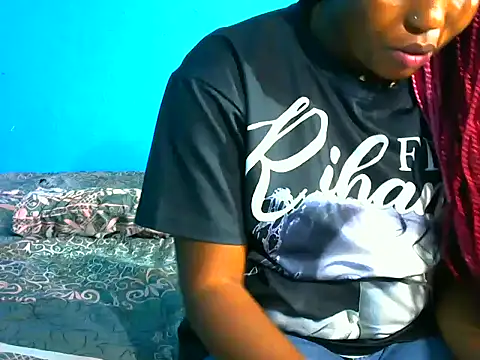 SweetHoney21  online show from 20, 12, 2025