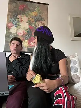 Snapshot of piccolaflo chatting on 3, 10, 2025 piccolaflo online show from 3, 10, 2025