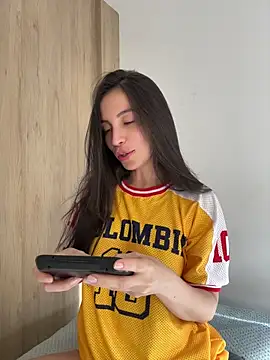 karinasantos  online show from 5, 7, 2026