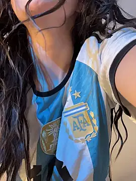 karinasantos  online show from 16, 6, 2026
