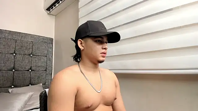 Riky Strong online show from 7, 11, 2025