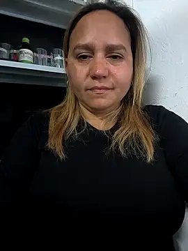 Snapshot of haashkyo chatting on 9, 5, 2026 haashkyo online show from 9, 5, 2026