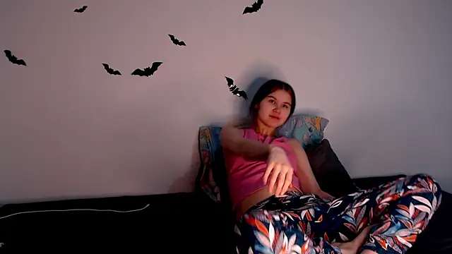 litle owl online show from 3, 11, 2025