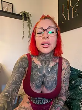 Snapshot of CatCoxx chatting on 22, 5, 2026 CatCoxx online show from 22, 5, 2026