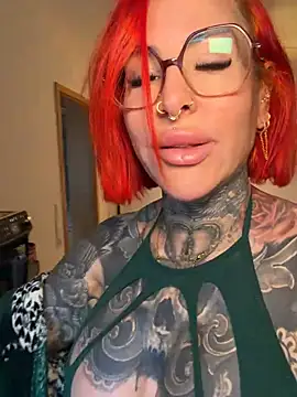 Snapshot of CatCoxx chatting on 16, 5, 2026 CatCoxx online show from 16, 5, 2026