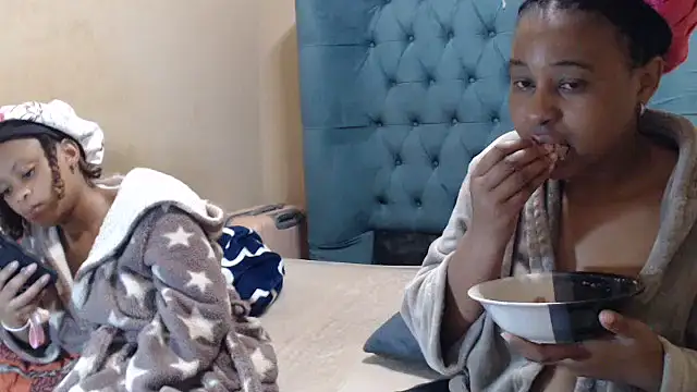 Snapshot of EbonyEssence chatting on 18, 5, 2026 EbonyEssence online show from 18, 5, 2026
