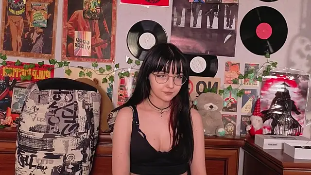 BereniceBattersby online show from 12, 11, 2025