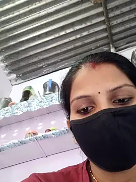 poojam93 online show from 3, 11, 2025