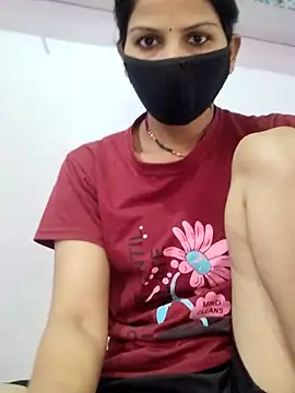 poojam93 online show from 6, 11, 2025