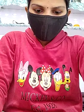 poojam93 online show from 4, 12, 2025