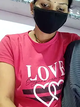 poojam93 online show from 4, 11, 2025