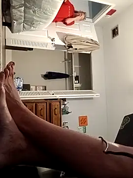 sarahkat86 online show from 10, 4, 2026