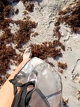 Snapshot of sarahkat86 chatting on 8, 10, 2025 sarahkat86 online show from 8, 10, 2025