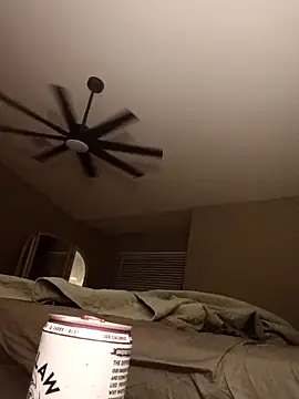 Snapshot of sarahkat86 chatting on 11, 10, 2025 sarahkat86 online show from 11, 10, 2025