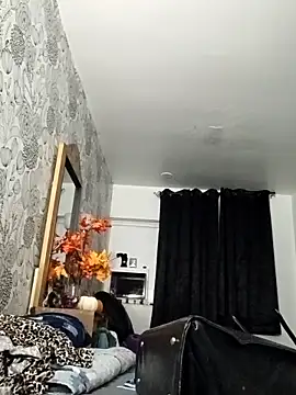 Snapshot of sarahkat86 chatting on 4, 11, 2025 sarahkat86 online show from 4, 11, 2025