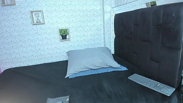 lisa logan online show from 25, 2, 2026