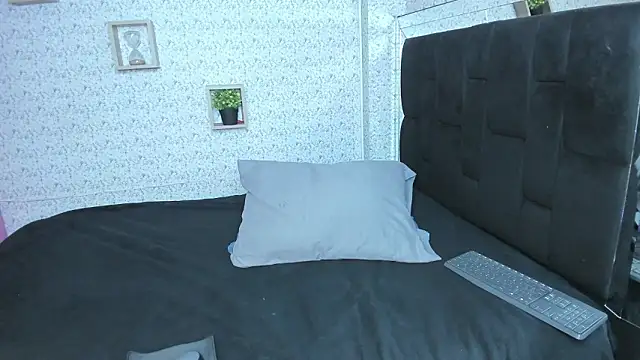 lisa logan online show from 28, 2, 2026