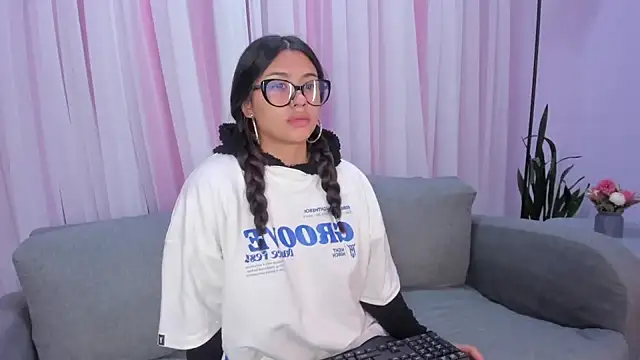 Maddiee Jackson online show from 9, 10, 2025