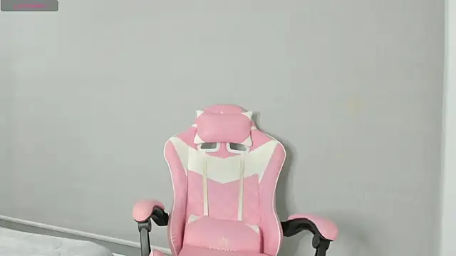 Snapshot of kendal_hot01 chatting on 20, 11, 2025 kendal hot01 online show from 20, 11, 2025