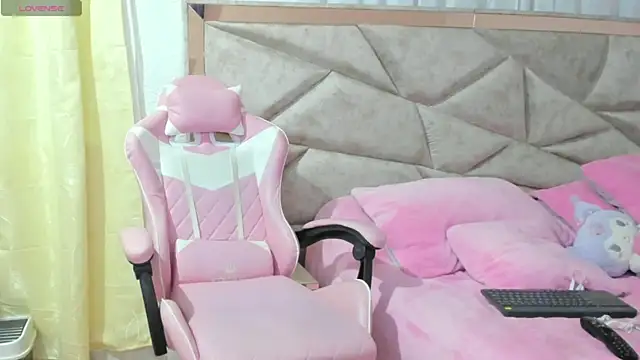 Snapshot of kendal_hot01 chatting on 1, 11, 2025 kendal hot01 online show from 1, 11, 2025