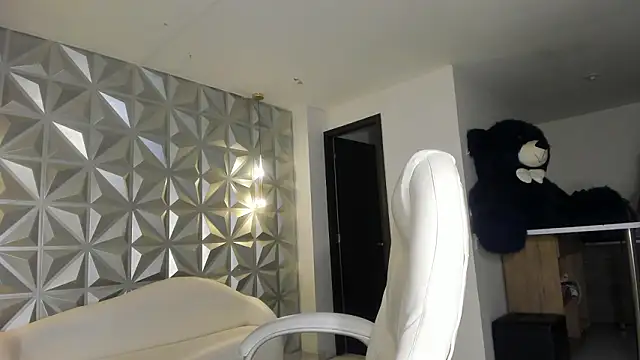 hellen tease online show from 28, 2, 2026