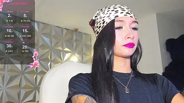 hellen tease online show from 16, 3, 2026