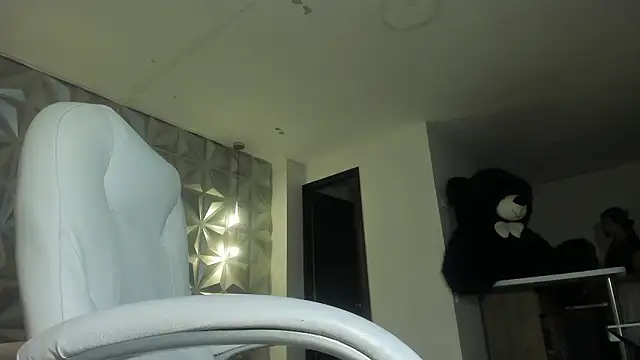 hellen tease online show from 9, 3, 2026