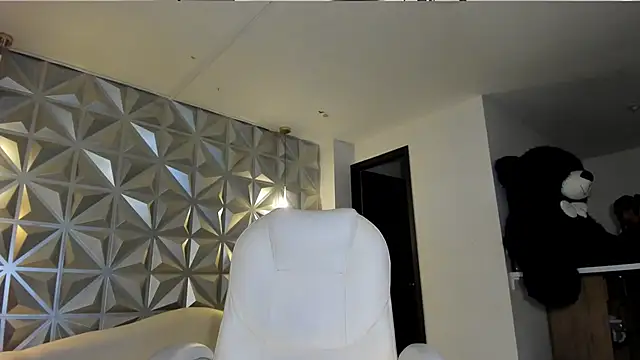 hellen tease online show from 20, 4, 2026