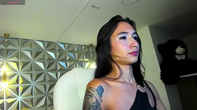 hellen tease online show from 4, 5, 2026