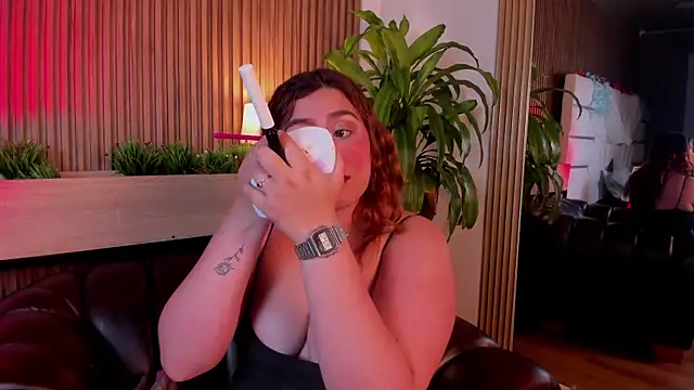 AdelaTaylor online show from 4, 10, 2025