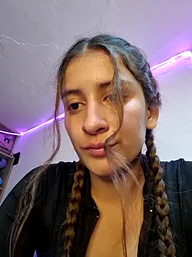 Snapshot of aytanna_torrez chatting on 2, 11, 2025 aytanna torrez online show from 2, 11, 2025