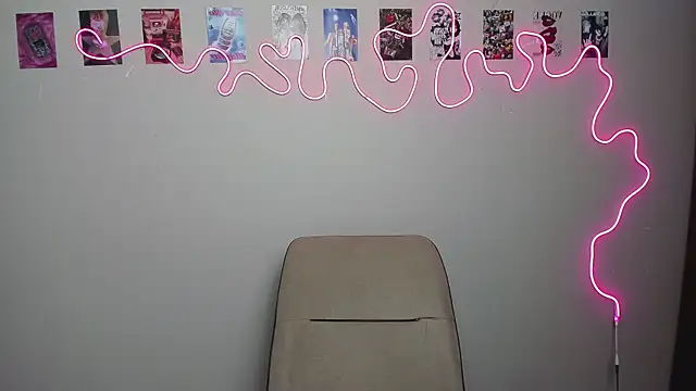 Snapshot of yoi_mika chatting on 28, 11, 2025 yoi mika online show from 28, 11, 2025