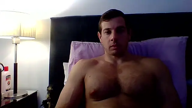 luca23millo90 online show from 13, 4, 2026