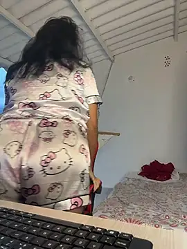 samanthahut1 online show from 15, 4, 2026