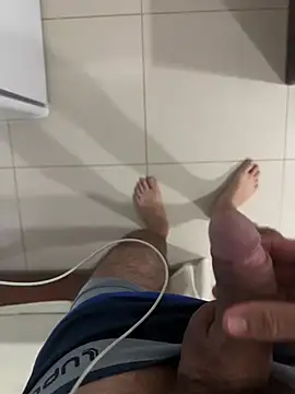 XUCRUTES42 online show from 9, 2, 2026