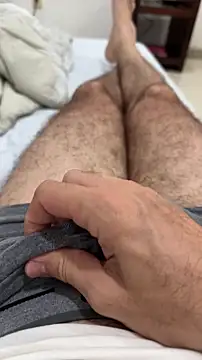 XUCRUTES42 online show from 4, 12, 2025