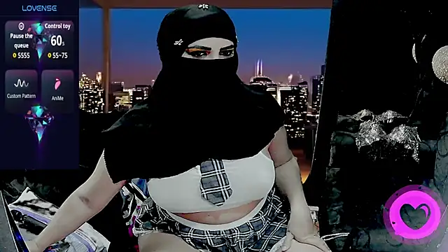 SultanaLayla online show from 12, 11, 2025