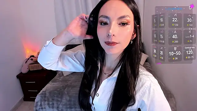 sarah saenz  online show from 11, 4, 2026