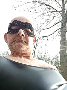 Snapshot of Micki2 chatting on 25, 3, 2026 Micki2 online show from 25, 3, 2026