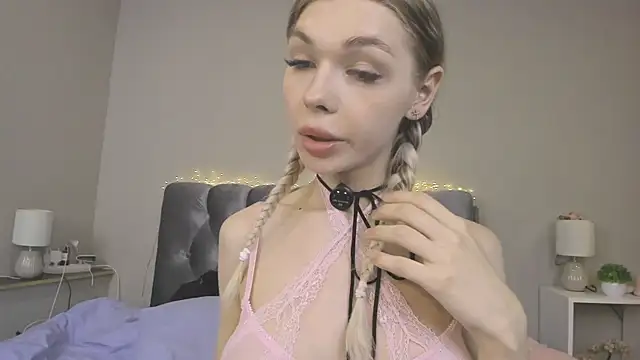 Snapshot of Blondy_Fina chatting on 26, 6, 2026 Blondy Fina online show from 26, 6, 2026