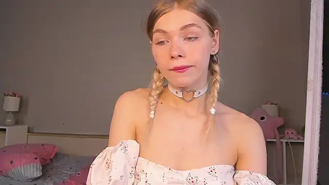 Snapshot of Blondy_Fina chatting on 9, 6, 2026 Blondy Fina online show from 9, 6, 2026