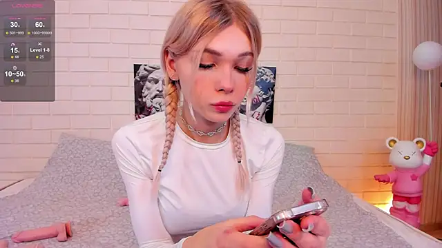 Blondy Fina online show from 2, 12, 2025