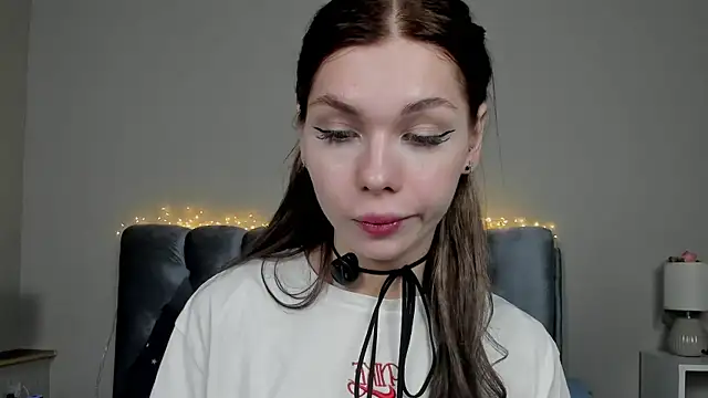 Snapshot of Blondy_Fina chatting on 7, 7, 2026 Blondy Fina online show from 7, 7, 2026