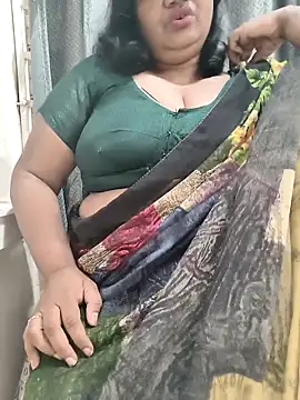 Snapshot of Swapna_Hyd chatting on 21, 12, 2025 Swapna Hyd online show from 21, 12, 2025