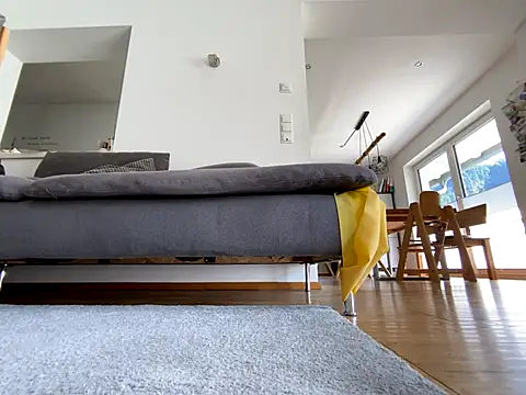 Honeymoon1985 online show from 19, 9, 2025