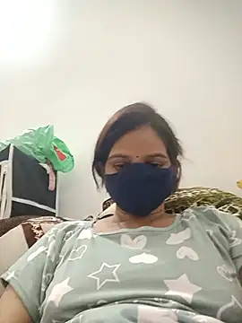 Snapshot of soni_yhakur chatting on 5, 7, 2026 soni yhakur online show from 5, 7, 2026