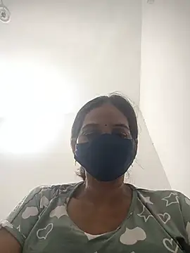 Snapshot of soni_yhakur chatting on 5, 7, 2026 soni yhakur online show from 5, 7, 2026