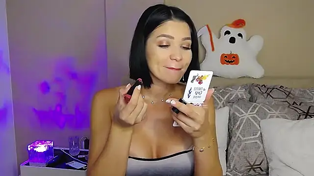 Emily Sheen online show from 8, 10, 2025