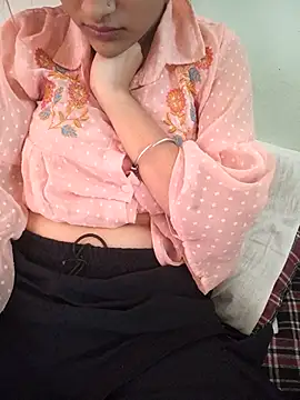 Snapshot of Neha_Tyagi chatting on 3, 11, 2025 Neha Tyagi online show from 3, 11, 2025