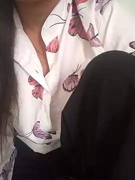 Snapshot of Neha_Tyagi chatting on 21, 10, 2025 Neha Tyagi online show from 21, 10, 2025